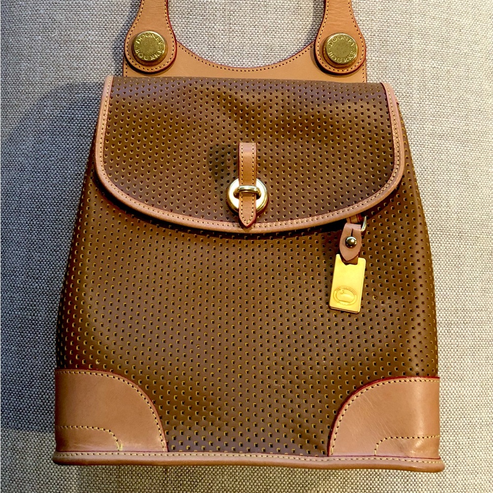 NWT Dooney and Bourke Beige/Tan Cabrio Leather Flap Bag w/ Strap & Gold Accents